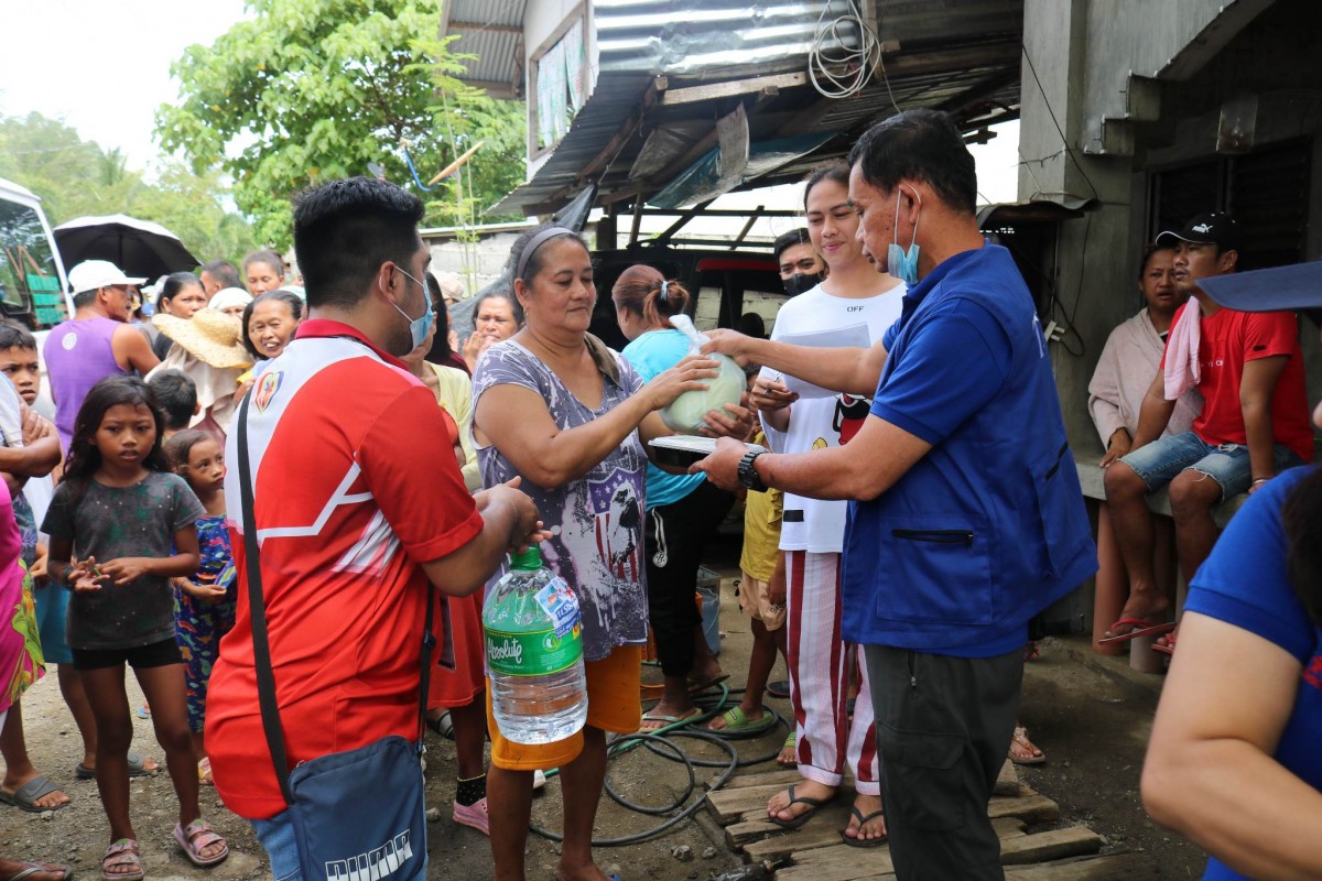 Pia Tesda Davao Occidental Distributes Relief Assistance To Flood Victims