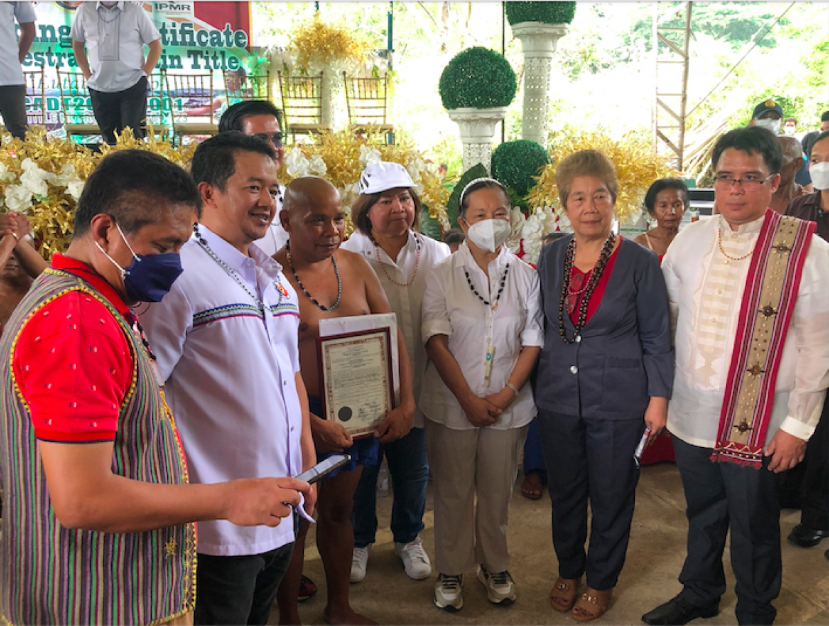 PIA - Porac Aytas get title to 18.6K hectare land