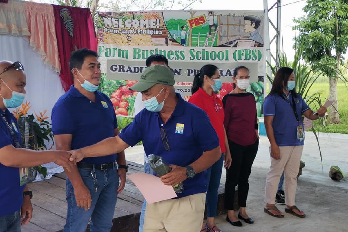 PIA - Kidapawan sugarcane farmers can now venture into business