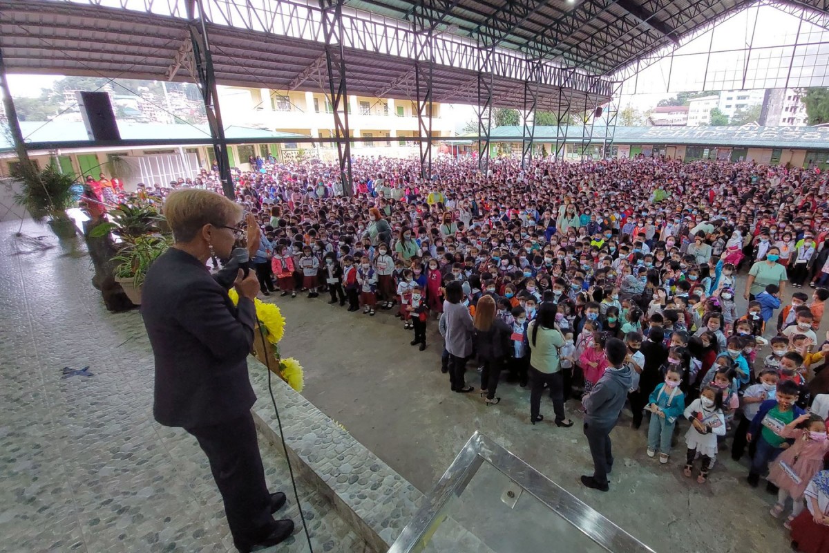 PIA - Oldest public school in Baguio City welcomes 3k students