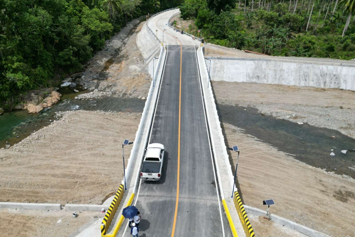 PIA - DPWH opens new bridge in Maria Aurora