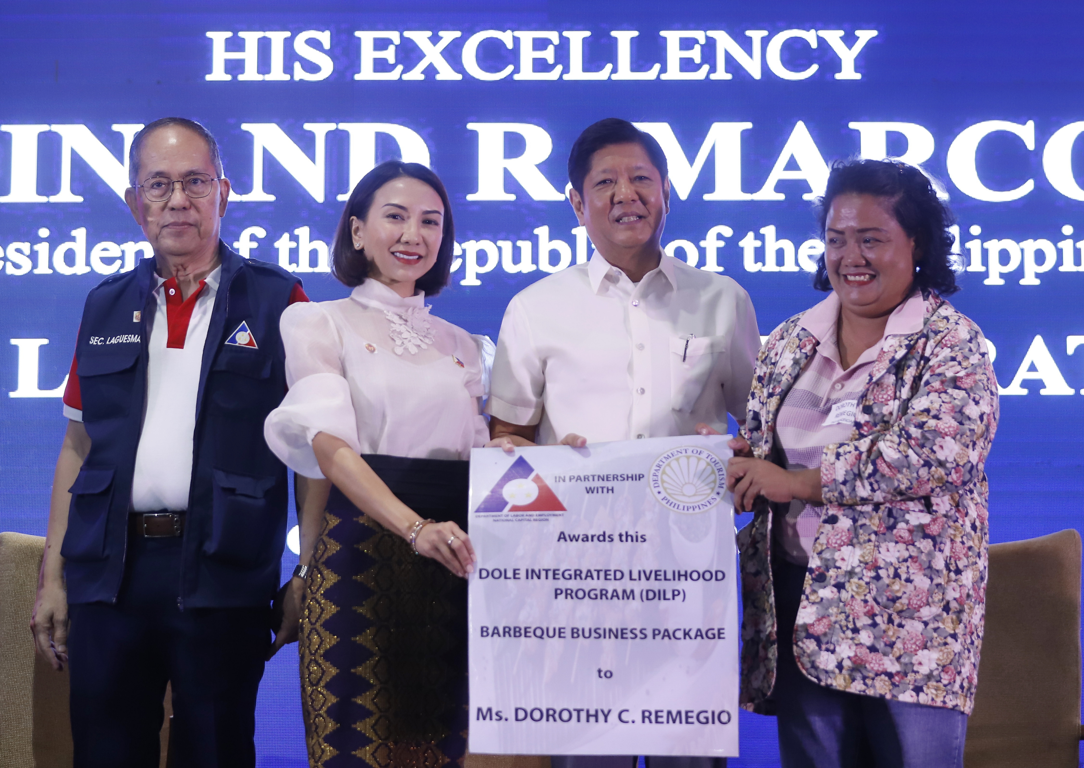 President Marcos distributes various government assistance