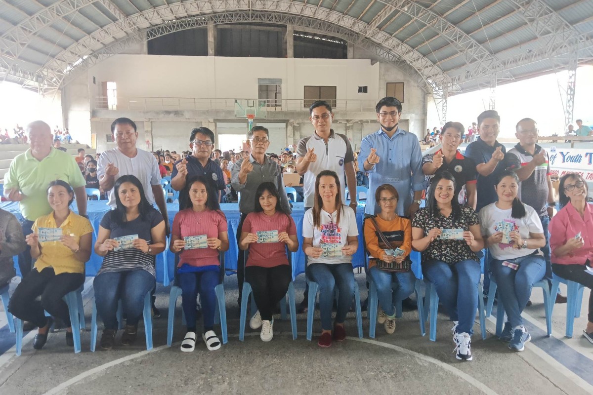 PIA - Dupax del Norte LGU gives fund aid for 224 solo parents