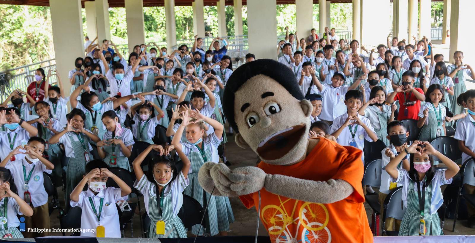 PIA Puppet Theater nagtatanghal sa Palawan para sa Dengue Prevention Month